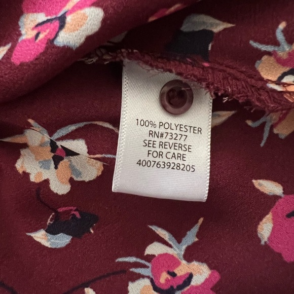 Candie’s woman’s XL Dress Shirt ,long sleeve that button’s . - Picture 7 of 7